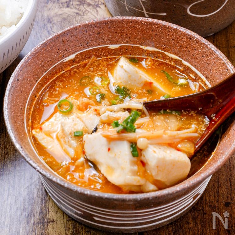 Spicy Tofu and Enoki Mushroom Jjigae Process3