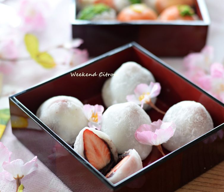 Homemade Strawberry Daifuku