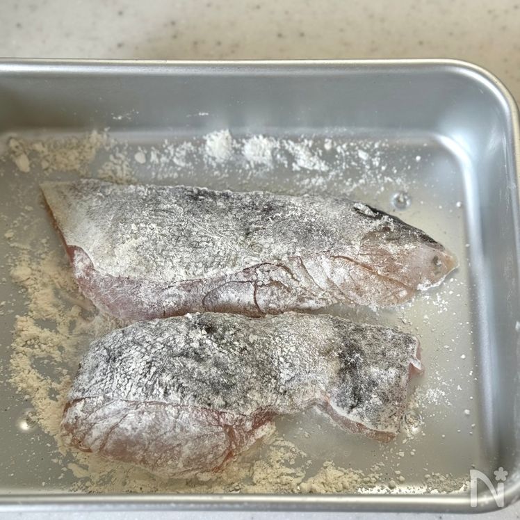 Pan-Seared Cod with Lemon Butter Sauce (Tara Meunière) Process3