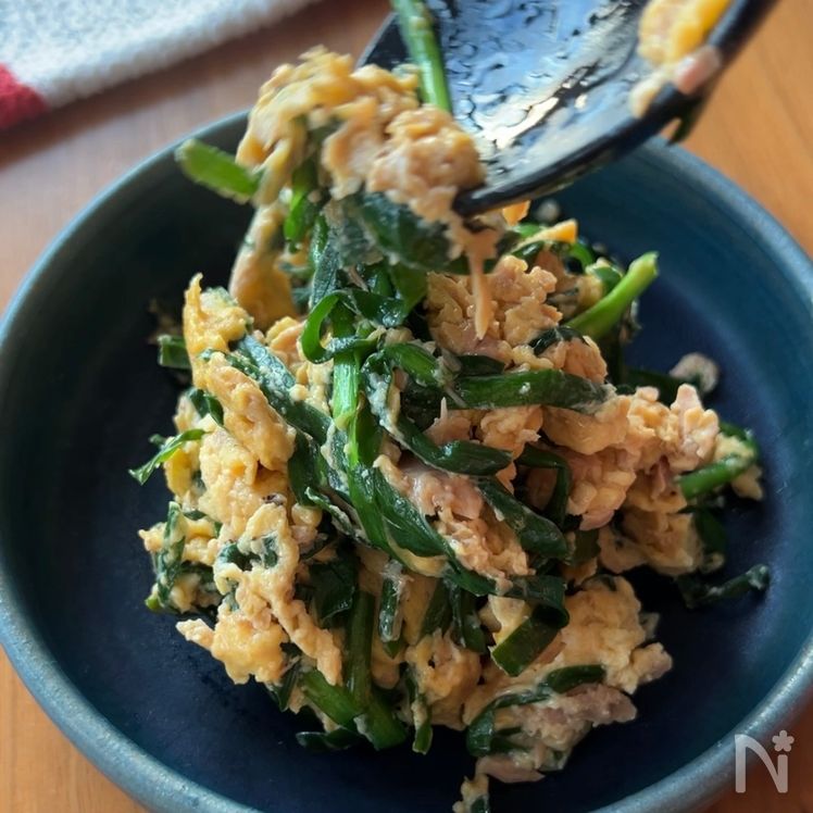 Easy Tuna, Garlic Chive & Egg Stir Fry Process6