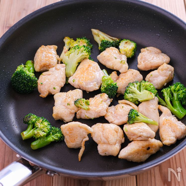 10-Minute Chicken and Broccoli with Oyster Mayo Sauce Process2