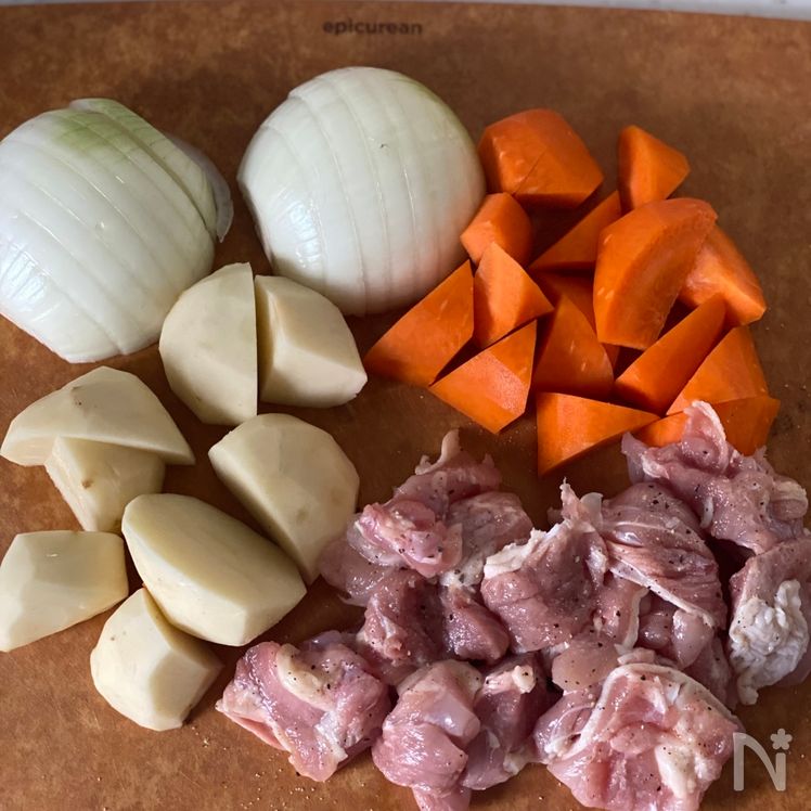 Homemade Cream Stew （自家製クリームシチュー） Process1