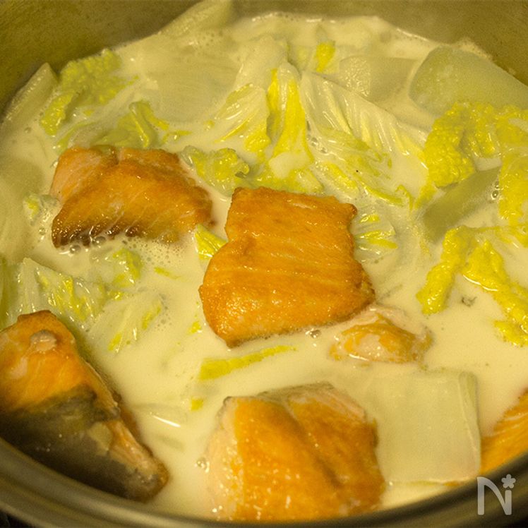 Hearty Ishikari-Style Salmon and Potato Soup Process3
