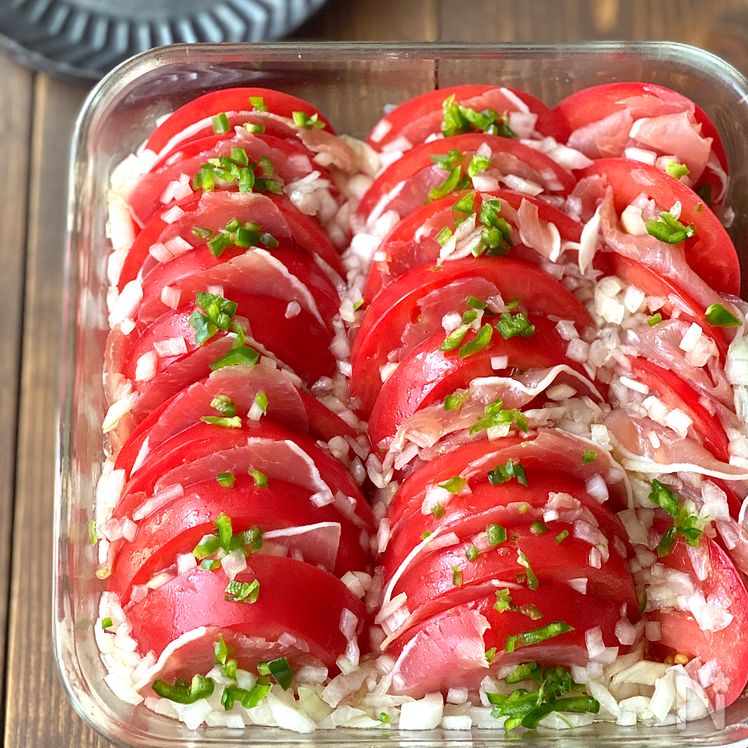 Chinese-Style Tomato and Onion Marinade with Prosciutto Process3