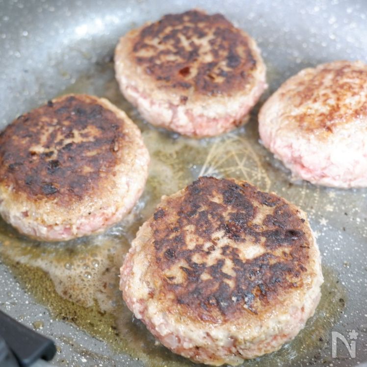 Cheese-Stuffed Simmered Hamburg Steak with Tomato Sauce Process6