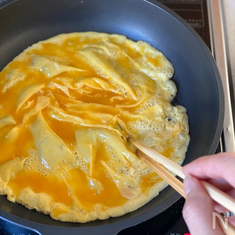 Fluffy Japanese Omurice (Omelet Rice) – The Classic Recipe Process7