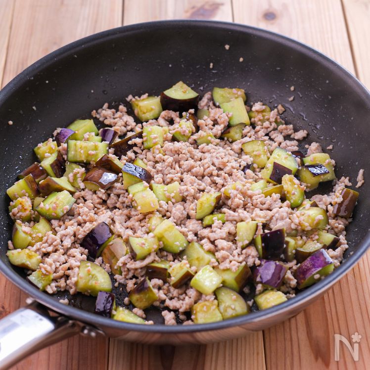 Sweet & Savory Ground Pork and Eggplant Rice Bowl Process3