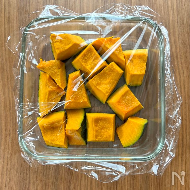 Tender Kabocha Simmered with Savory Pork Soboro Process1