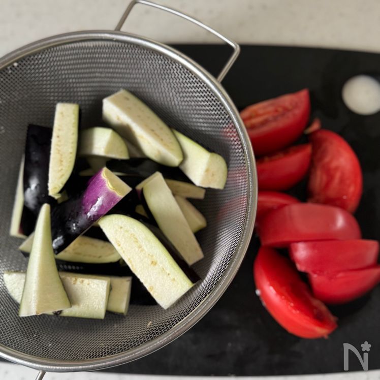 Pork, Eggplant, and Tomato Balsamic Stir-fry Process2