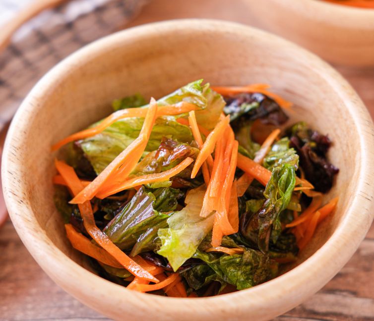 Lettuce and Carrot Salad with Simple Homemade Dressing