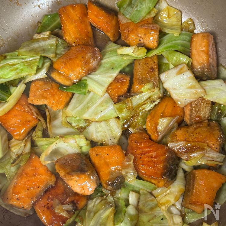 Salmon and Cabbage with Garlic Butter Soy Sauce Process5