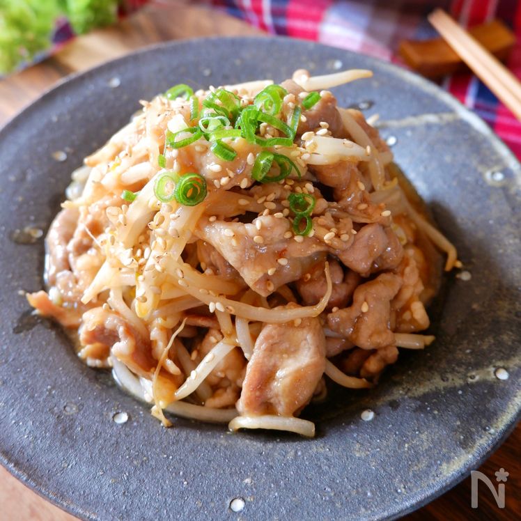 Stir-Fried Pork and Bean Sprouts with Oyster Miso Glaze Process3