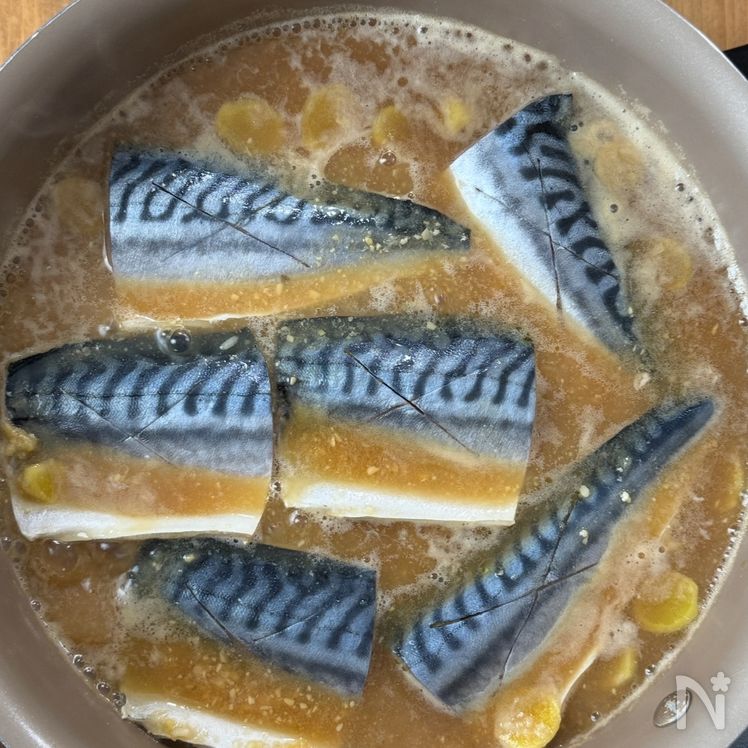 Basic Mackerel Simmered in Miso (Saba no Miso-ni) Process1