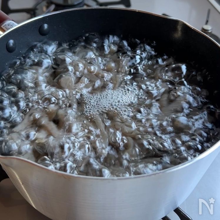 Japanese Shira-ae: Creamy White Sesame Tofu with Konnyaku & Carrots Process2