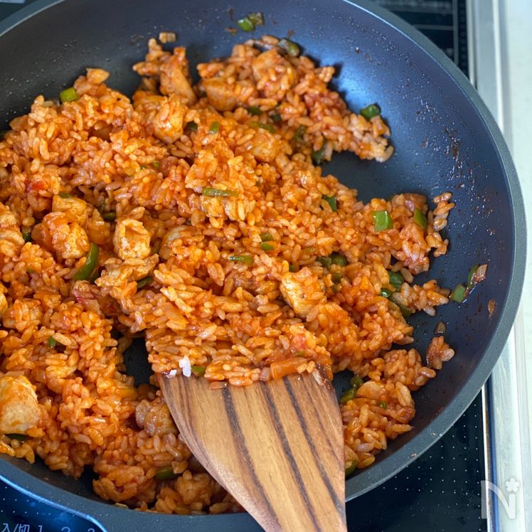 Fluffy Japanese Omurice (Omelet Rice) – The Classic Recipe Process5