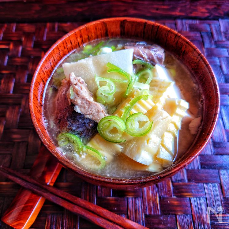 Traditional Nagano Miso Soup with Bamboo Shoots and Canned Mackerel Process4