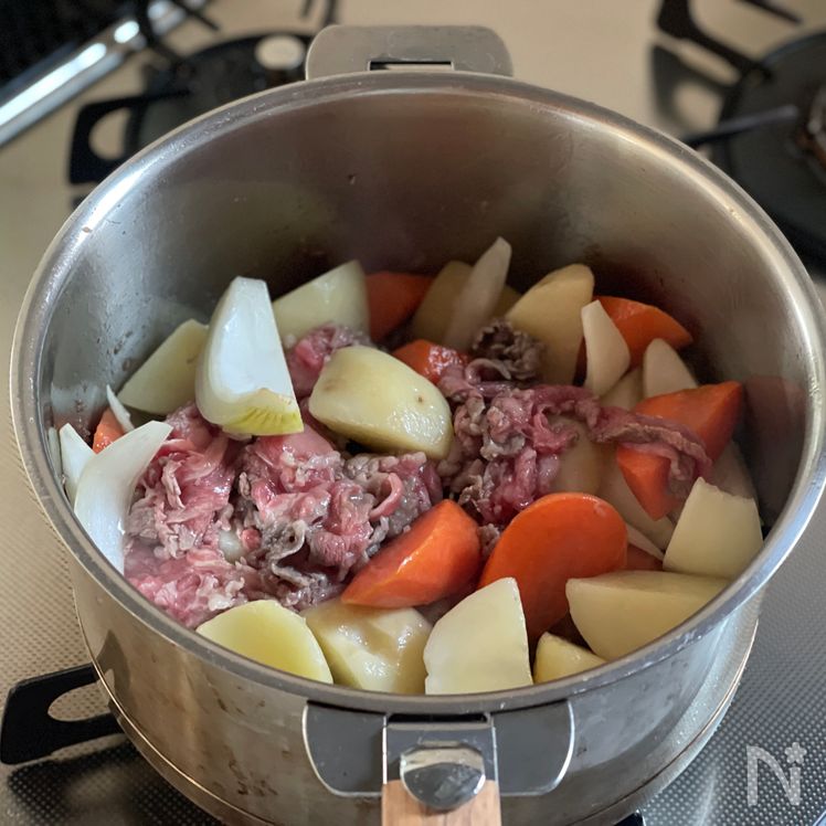 Japanese-style Meat and Potatoes(Nikujaga) Process2