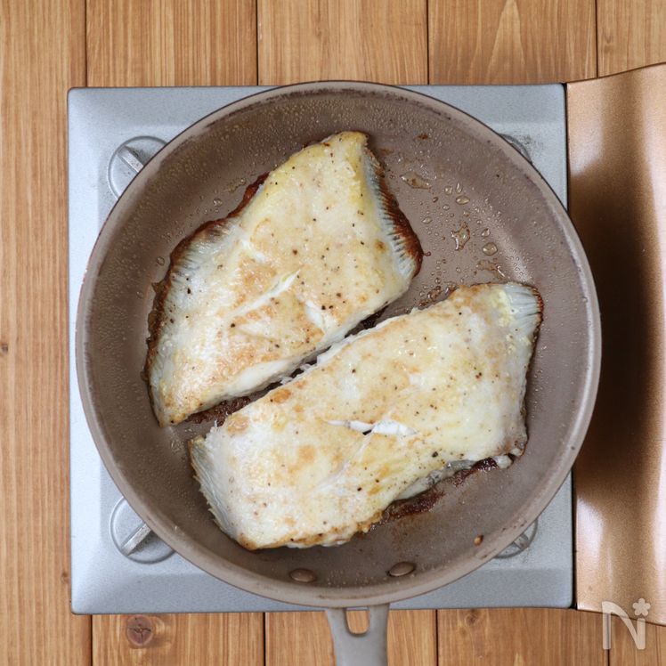 One-Pan 10-Minute White Fish Sauté with Butter and Soy Sauce Process3