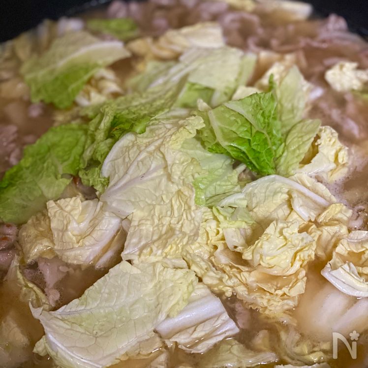 Quick & Satisfying Sesame–Miso Soup with Pork Belly and Napa Cabbage Process3