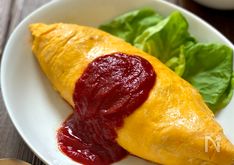 Fluffy Japanese Omurice (Omelet Rice) – The Classic Recipe