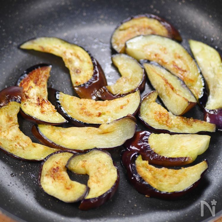 Rich and Velvety Eggplant Hoisin Stir-Fry (Japanese-style Twice-Cooked Pork) Process2