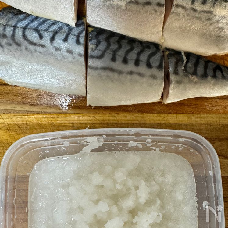 Pangunahing Mackerel na Nilaga na may Gadgad na Labanos (Mizore-ni) Paghahanda