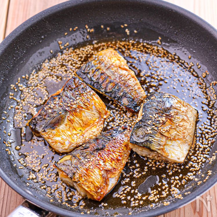Sweet Mirin-Glazed Mackerel with Sesame Seeds Process3