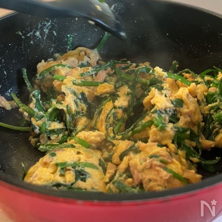 Easy Tuna, Garlic Chive & Egg Stir Fry Process5