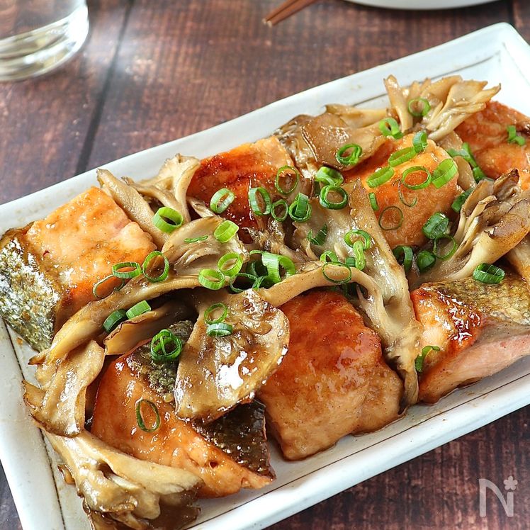 Garlic Butter Soy-Glazed Salmon and Maitake Mushrooms Process4