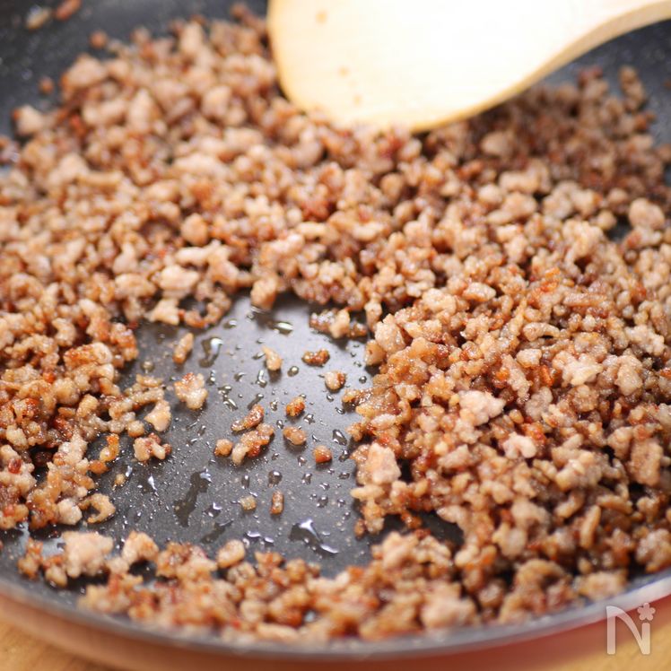 Savory Miso Stir-Fry with Bamboo Shoots, Pork & Bell Peppers Process2