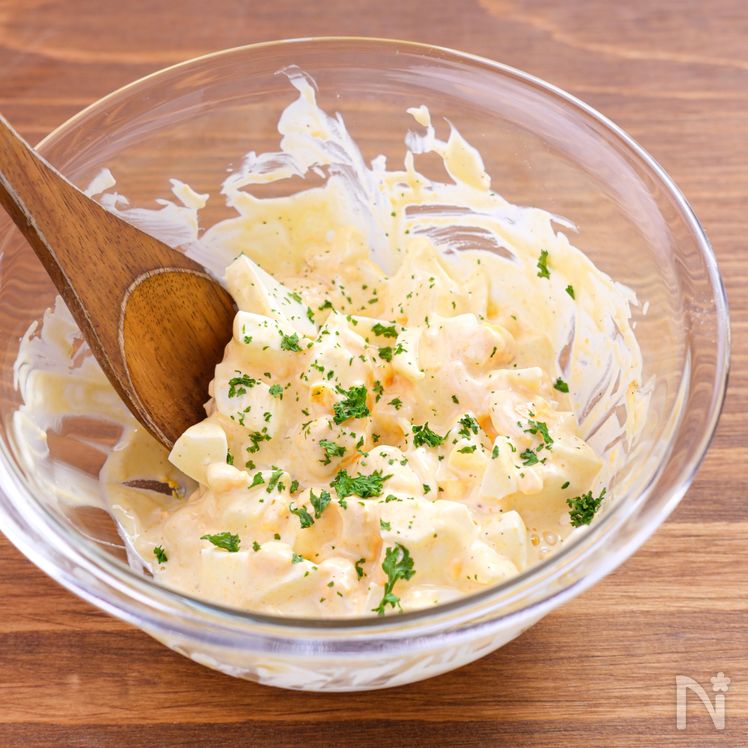 Crispy Salmon and Maitake Fritters with Simple Tartar Sauce Process1