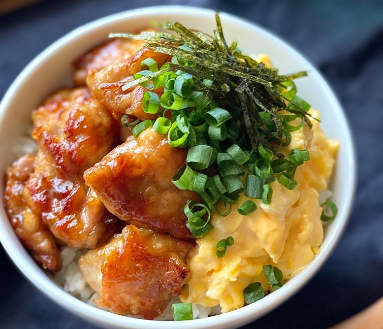 Teriyaki Chicken and Fluffy Egg Rice Bowl (Teritama Chicken-Don)