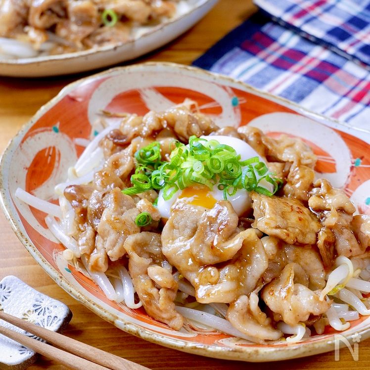 Stir-Fried Bean Sprouts with Umami Pork & Soft-Boiled Egg Process4