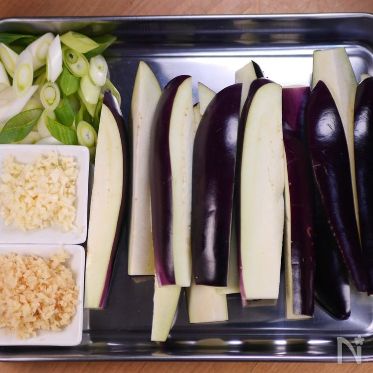 Japanese-Style Eggplant with Savory Pork Sauce Process1