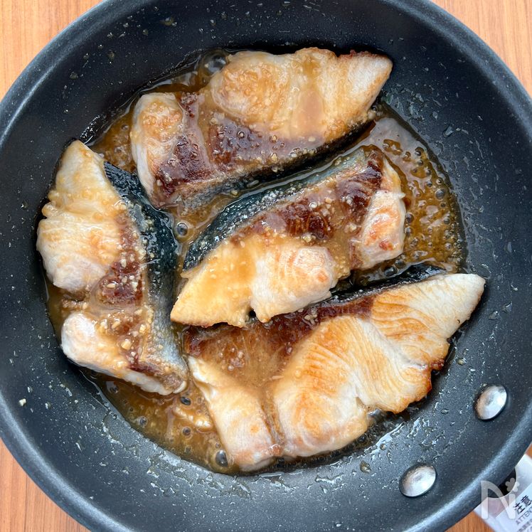 Miso-Glazed Teriyaki Yellowtail Process4
