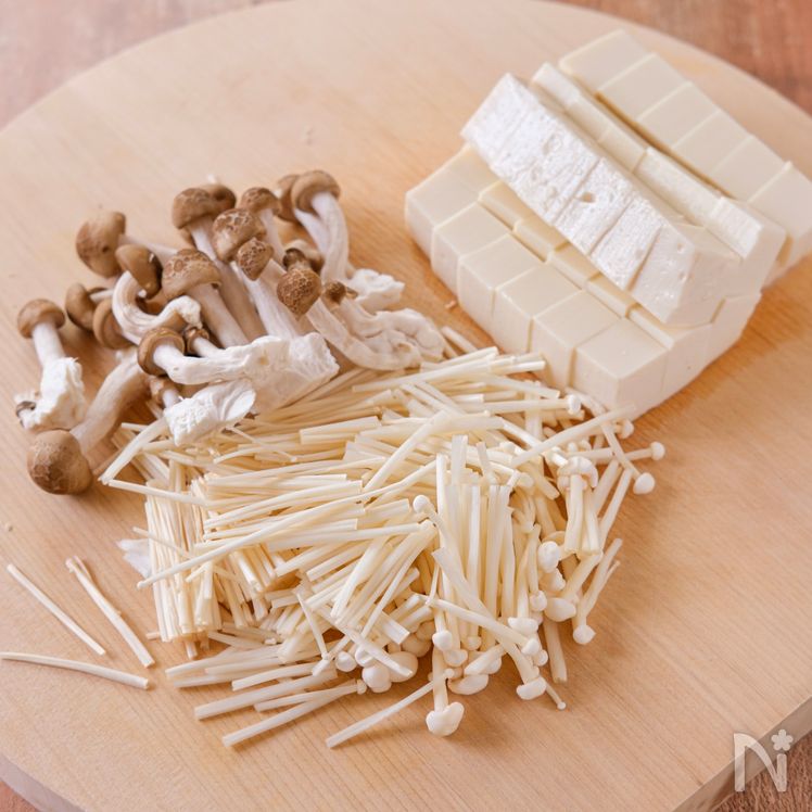 Tofu and Mushroom Miso Soup with Sesame Oil Process1