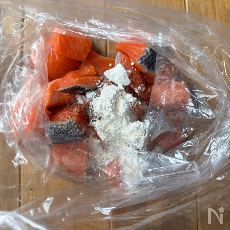 Salmon and Cabbage with Garlic Butter Soy Sauce Process1