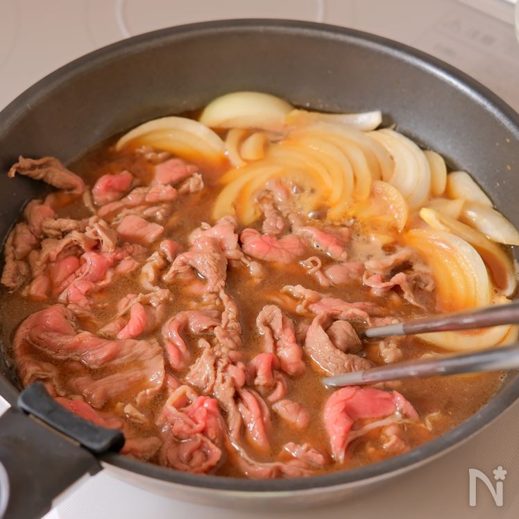 Simple Simmered Tofu and Meat (Nikudōfu, 肉豆腐) Process1