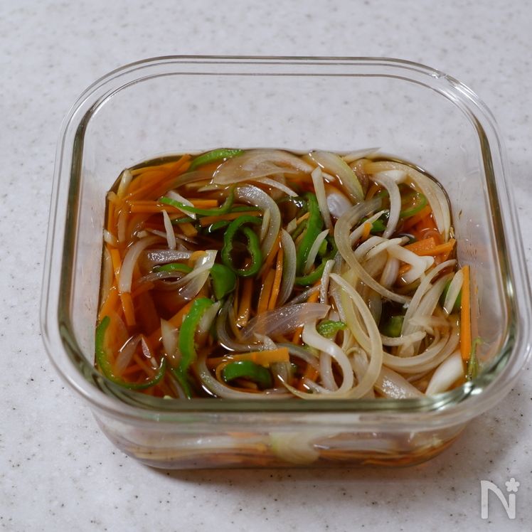 Refreshing Marinated Salmon with Vinegar and Vegetables (Nanban-Zuke Style) Process2