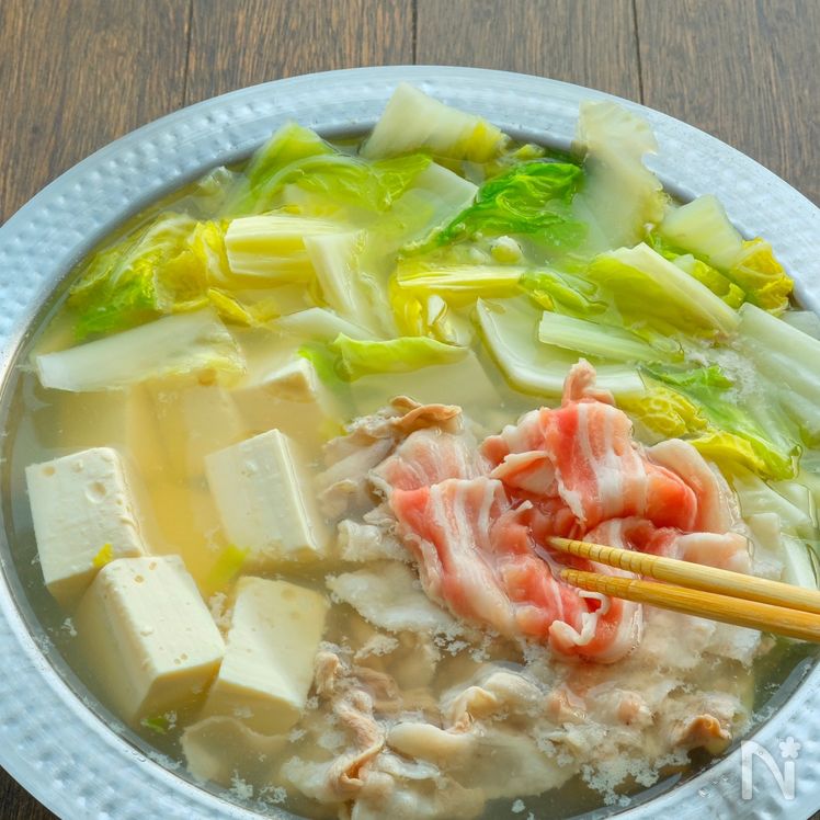 Hearty Miso Hot Pot with Pork Belly, Napa Cabbage, and Tofu Process2