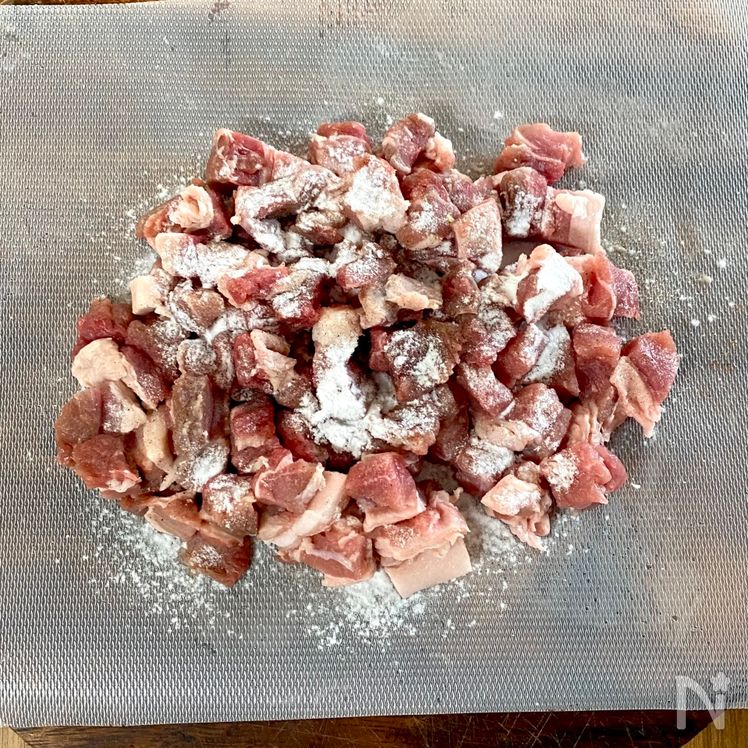 Soy-Ginger Simmered Pork Bowl with Hot Spring Eggs (Buta Kakuni Shigure-Don) Process1