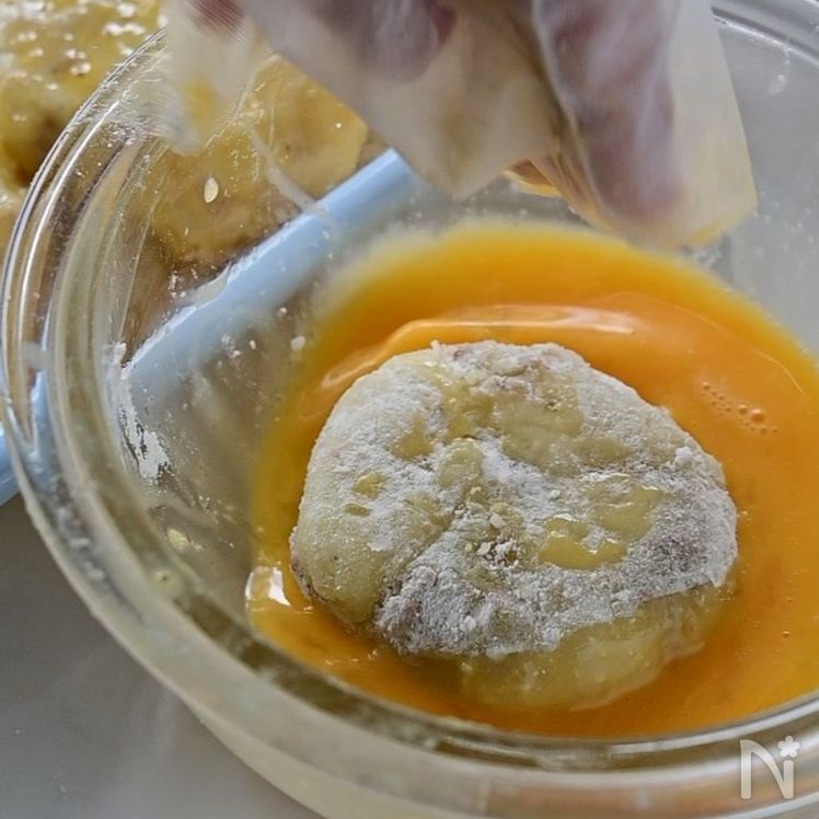 Nostalhiyang mga Croquette na may Sweetened Condensed Milk Process9