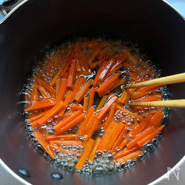 Japanese Shira-ae: Creamy White Sesame Tofu with Konnyaku & Carrots Process5