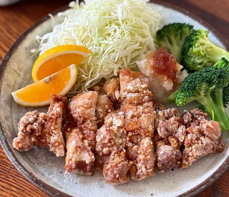 Crispy Chicken Tatsuta with Onion and Daikon Radish Sauce (チキンの竜田揚げ おろし玉ねぎ＆大根ソース)