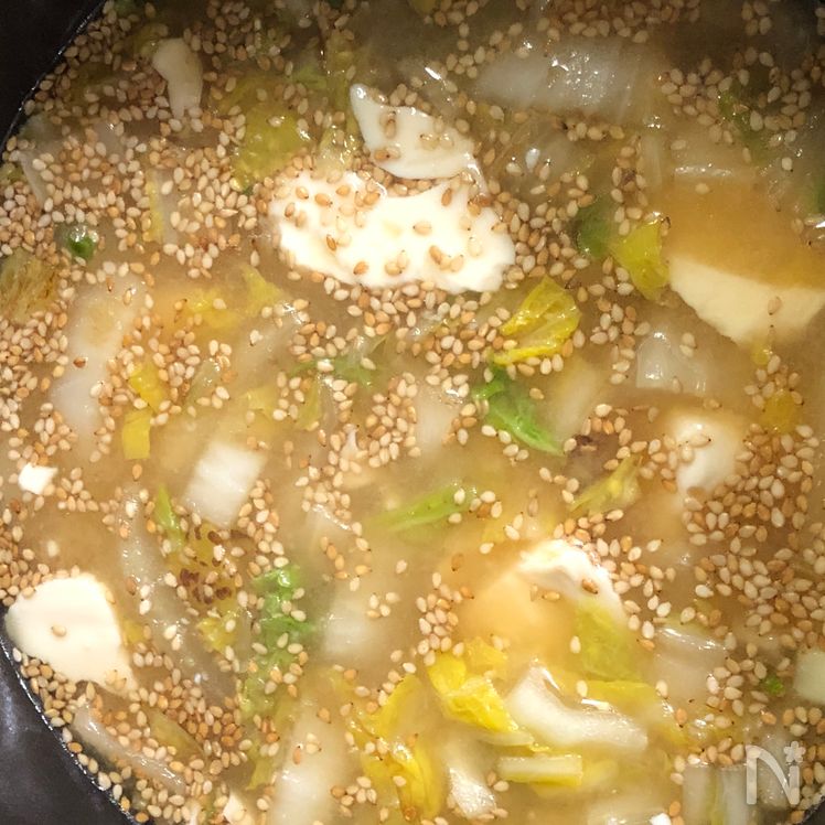 Napa Cabbage and Crumbled Tofu Sesame Miso Soup Process3