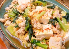 Tofu and Ground Chicken Simmered with Egg – A Comforting Japanese-Style Dish