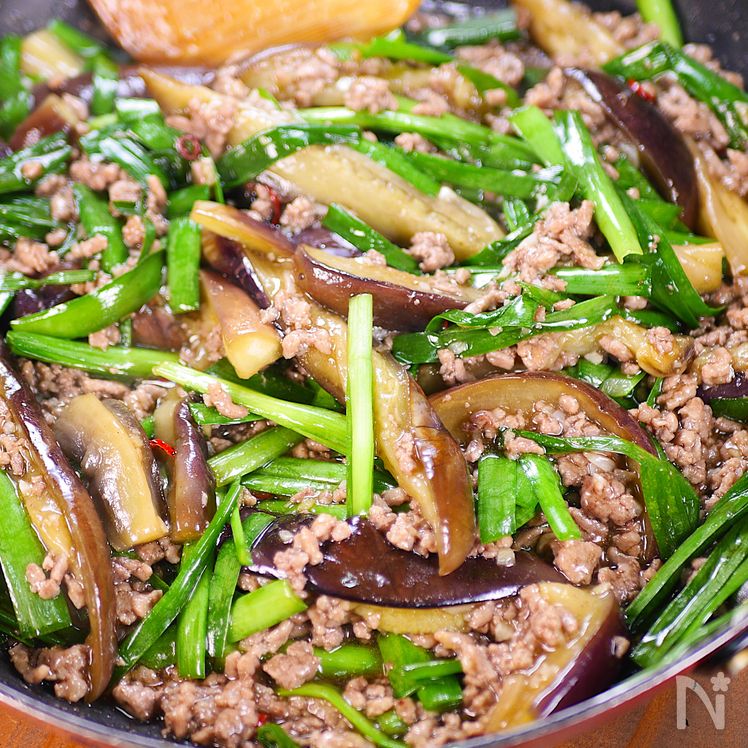 Savory Chinese-Style Eggplant and Garlic Chives Stir Fry Process4