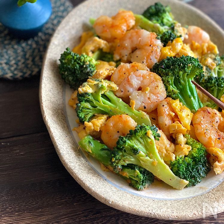 Rich & Savory Shrimp,  Broccoli, and Fluffy Egg Stir-Fry Process4