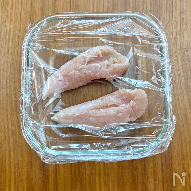 Chicken Tenderloin and Cucumber Sesame Salad Process1