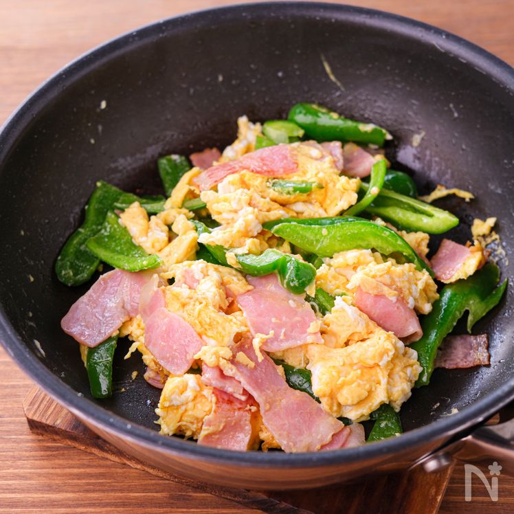 Egg Stir-Fry with Bacon and Bell Peppers Process2